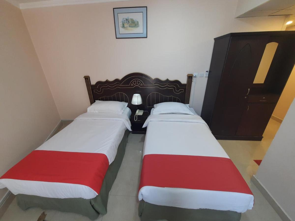 Banana Hotel Дубай Екстер'єр фото